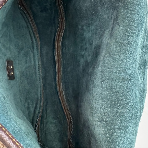 Handmade authentic leather crossbody bag with hand beaded detail - Picture 2 of 12